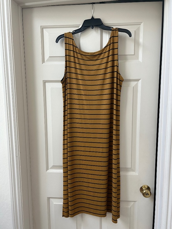 LISA BAYNE Dresses & Skirts - BEAUTIFUL LISA BAYNE DRESS NWOT